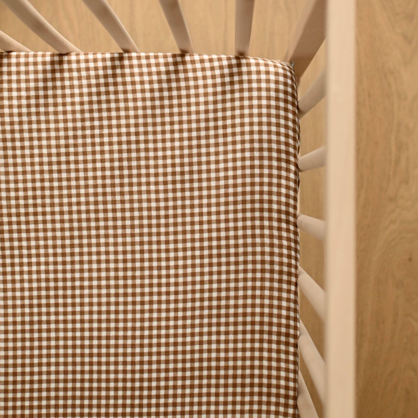 Crepe standard crib sheet - brown checks