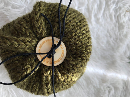 Cozy Knit Toque with Detachable Faux Fur Pom Pom Fall and Winter Hat for Women Cream & Green Toque