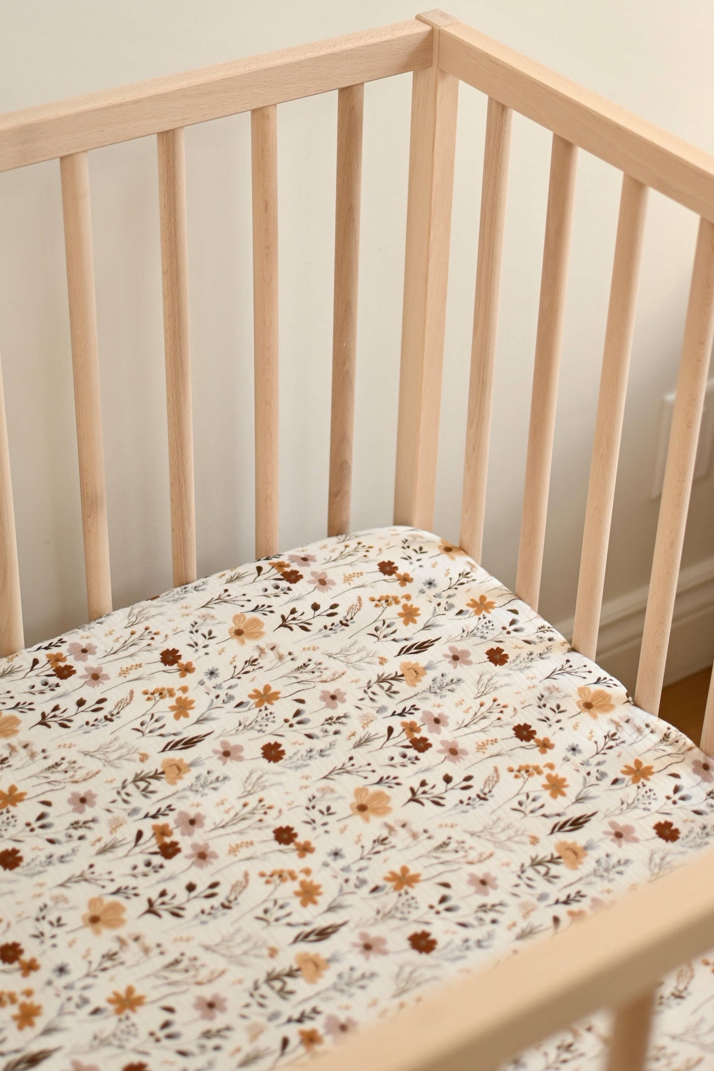 Crepe standard crib sheet - Wildflowers