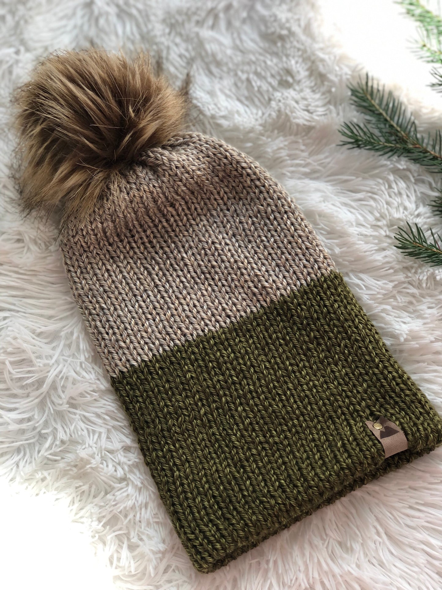 Cozy Knit Toque with Detachable Faux Fur Pom Pom Fall and Winter Hat for Women Oatmeal Cream & Green Toque