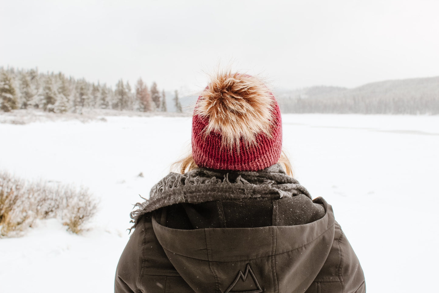Cozy Knit Toque with Detachable Faux Fur Pom Pom Fall and Winter Hat for Women Burgundy Two Tone Toque