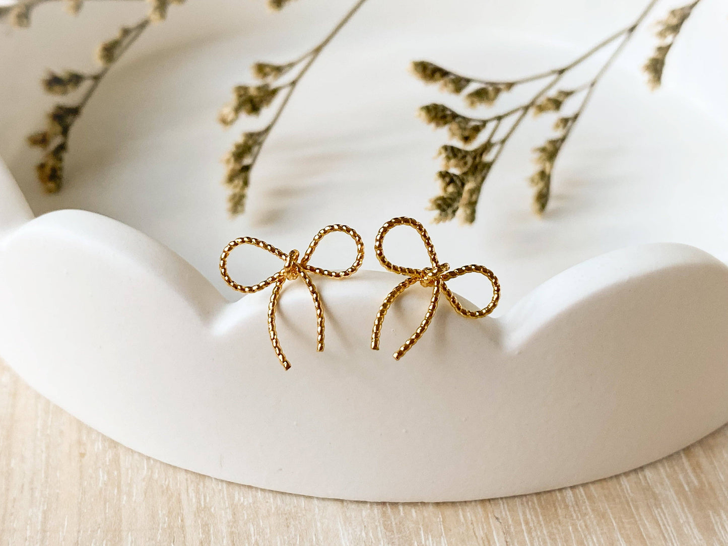The Elle Bow
