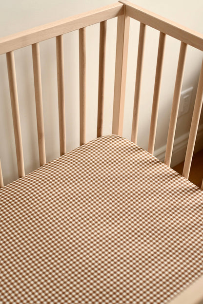 Crepe standard crib sheet - brown checks